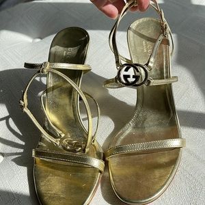 Gucci  high heels excellent condition size 9b with gg buckle in front